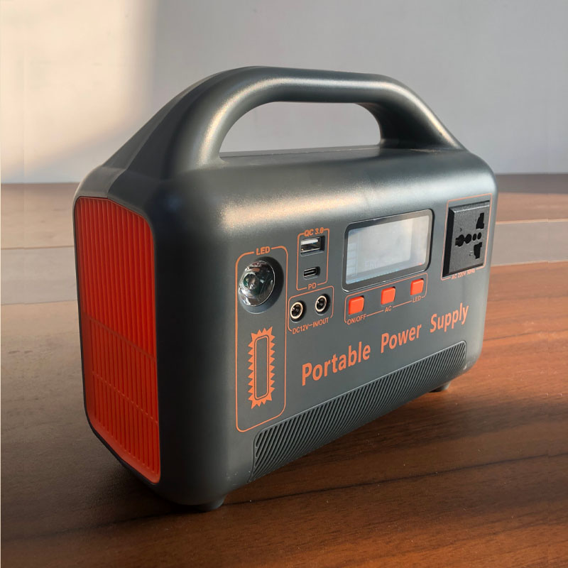 Stazione di alimentazione port - Solar Powered Charger recensione e prezzo
