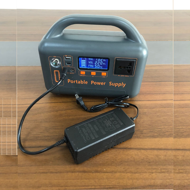 Stazione di alimentazione port - Solar Powered Charger recensione e prezzo